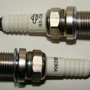 świeca Briggs BS-OHV do traktorków 4suw na klucz 16